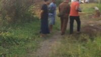 Polisi dan Kuasa Hukum Tinjau Lokasi Sengketa Tanah di Desa Coprayan Polisi dan Kuasa Hukum Tinjau Lokasi Sengketa Tanah di Desa Coprayan