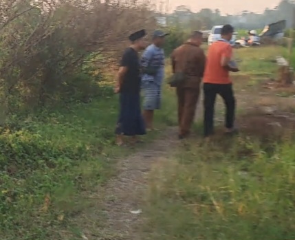 Polisi dan Kuasa Hukum Tinjau Lokasi Sengketa Tanah di Desa Coprayan