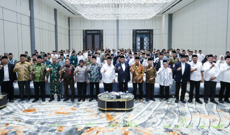 Harga Telur Anjlok, Ahmad Luthfi Instruksikan Satgas MBG Serap Produksi Peternak