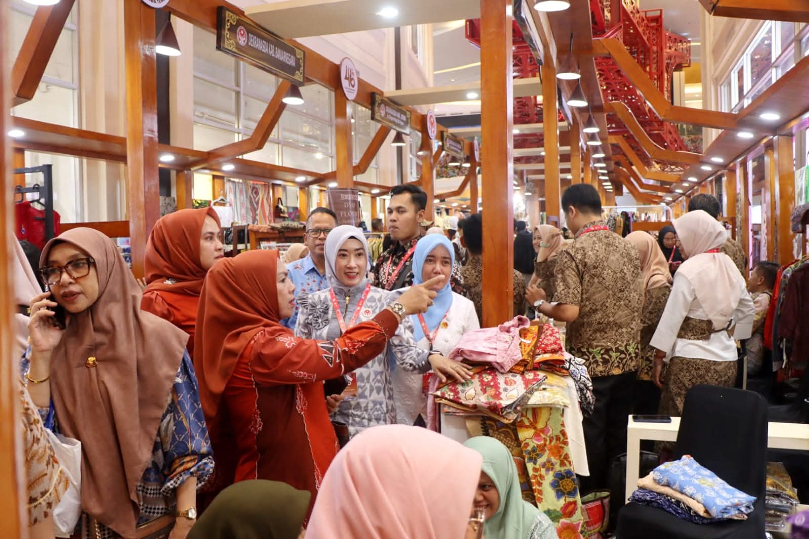 Batik hingga Kain Perca Jadi Andalan Dekranasda Kota Pekalongan di HUT ke-46 Dekranas