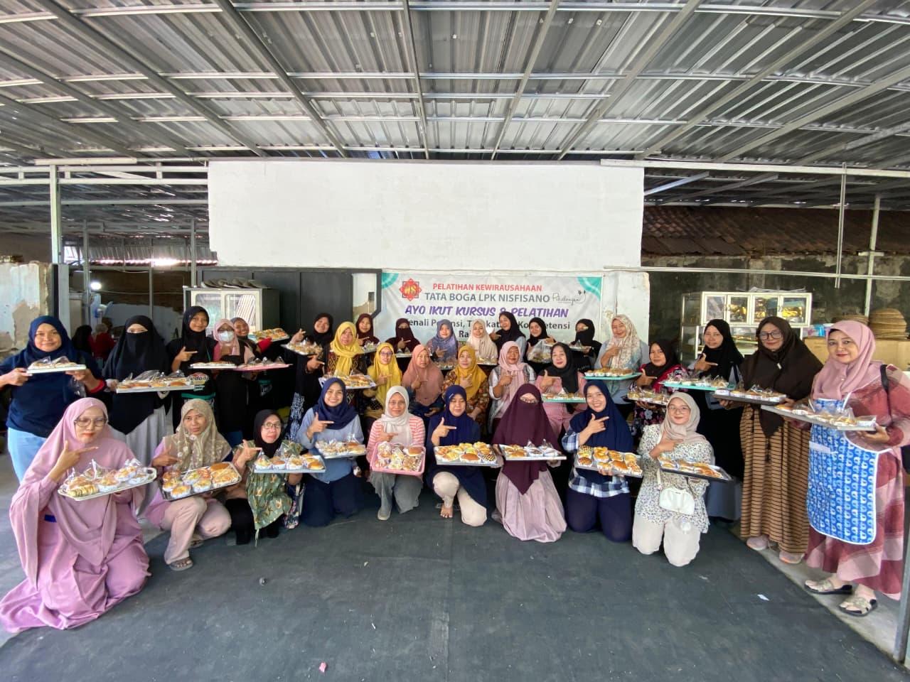 Puluhan Warga Antusias Ikuti Pelatihan Bakery, Bekal Keterampilan hingga Kewirausahaan