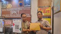 Malam Mencekam, Rumah Mantan Pejabat Diduga Dijarah Puluhan Orang, Kuasa Hukum Lapor Polisi Malam Mencekam, Rumah Mantan Pejabat Diduga Dijarah Puluhan Orang, Kuasa Hukum Lapor Polisi