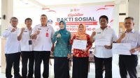 Sambut HUT ke-81 RI, TP PKK Pekalongan Salurkan Bansos untuk Penghuni RPSBM