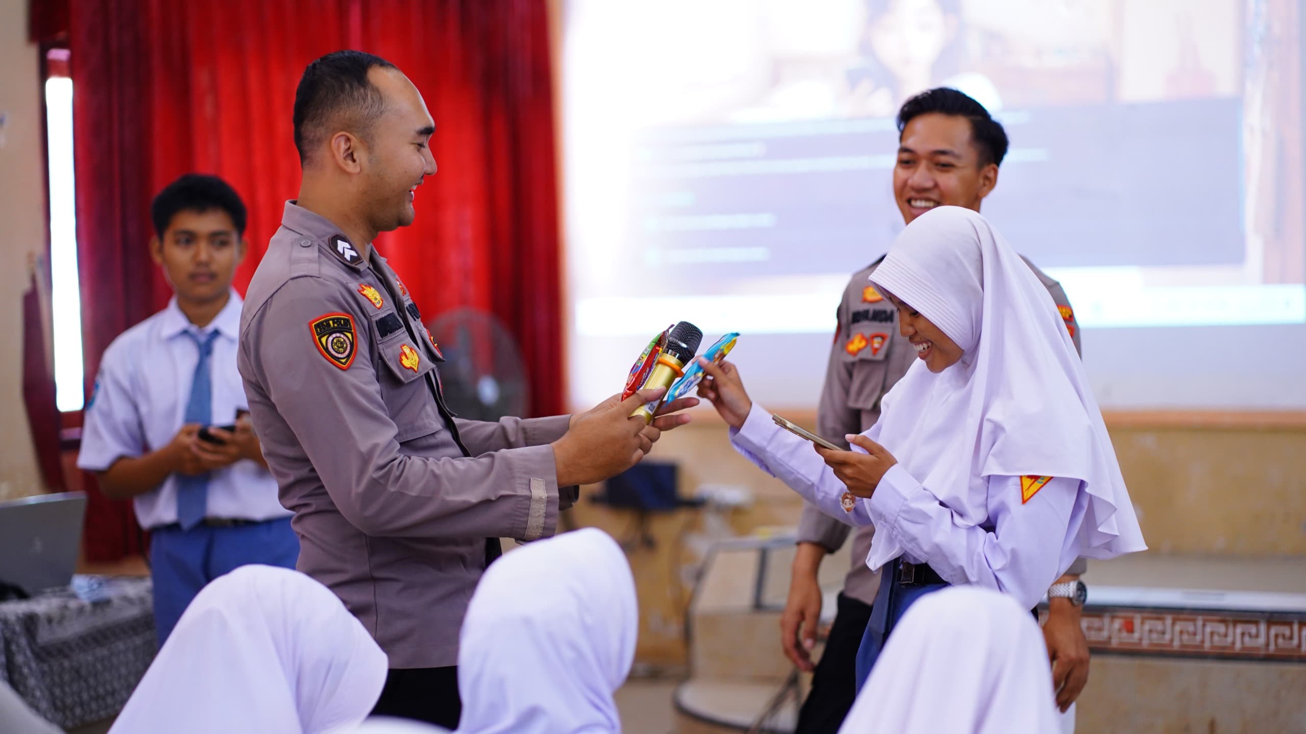 Tak Cuma Jaga Kamtibmas, Polresta Batang Kini Ajak Siswa SMA Lihai Gunakan AI Secara Bijak