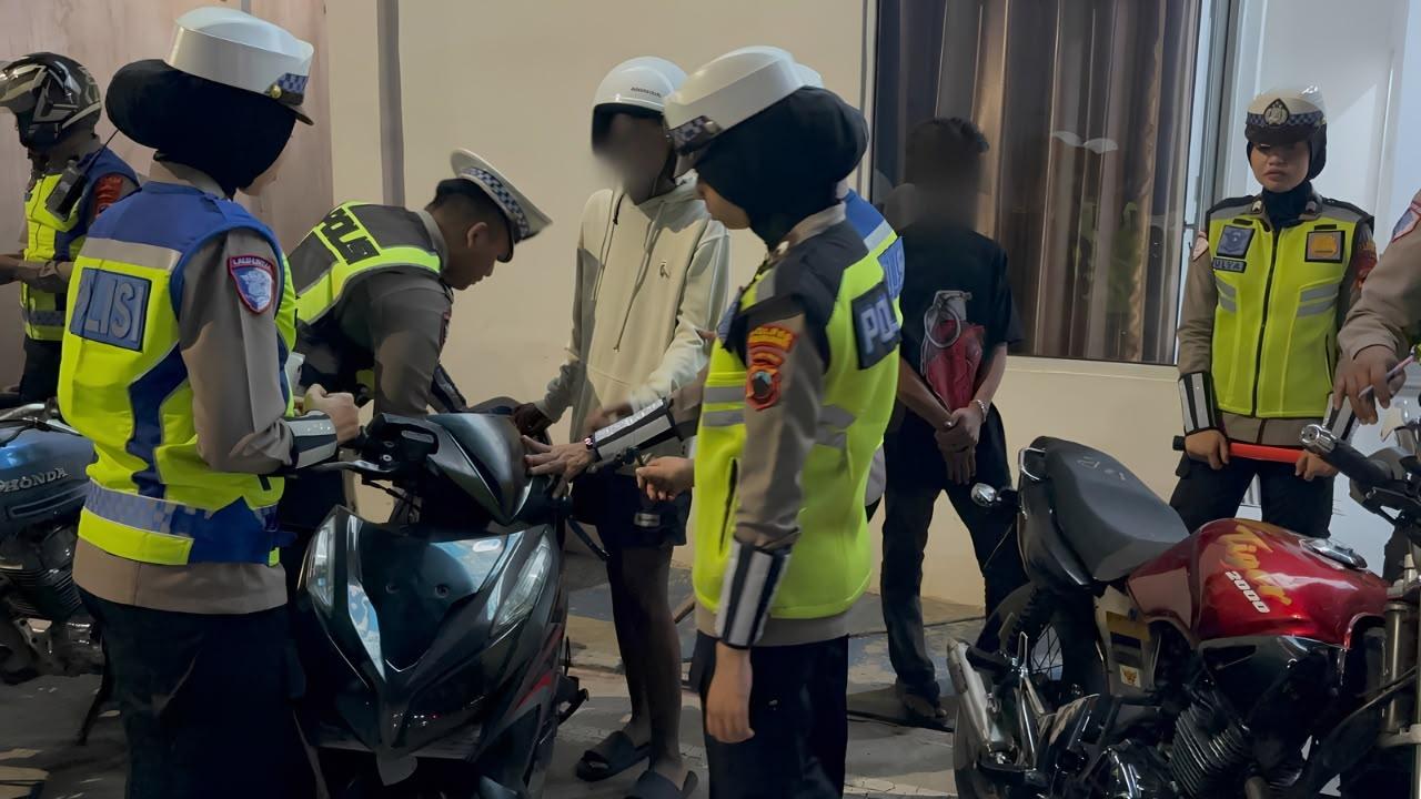 Patroli Skala Besar di Exit Tol Setono, Polisi Amankan 45 Kendaraan